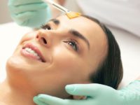 Новинка – Кислотно-миндальный пилинг лица – Очищение лица и зоны декольте